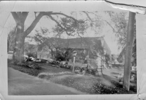 Photo of the old barn that used to be at the top of the driveway