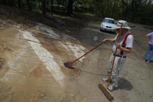 A good shot of the Gneiss outcropping along the driveway - after a bit of sweeping of surface materials